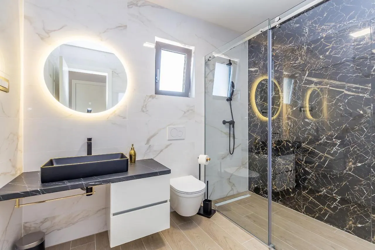 Villa Vista With Private Pool And Sauna Linardici