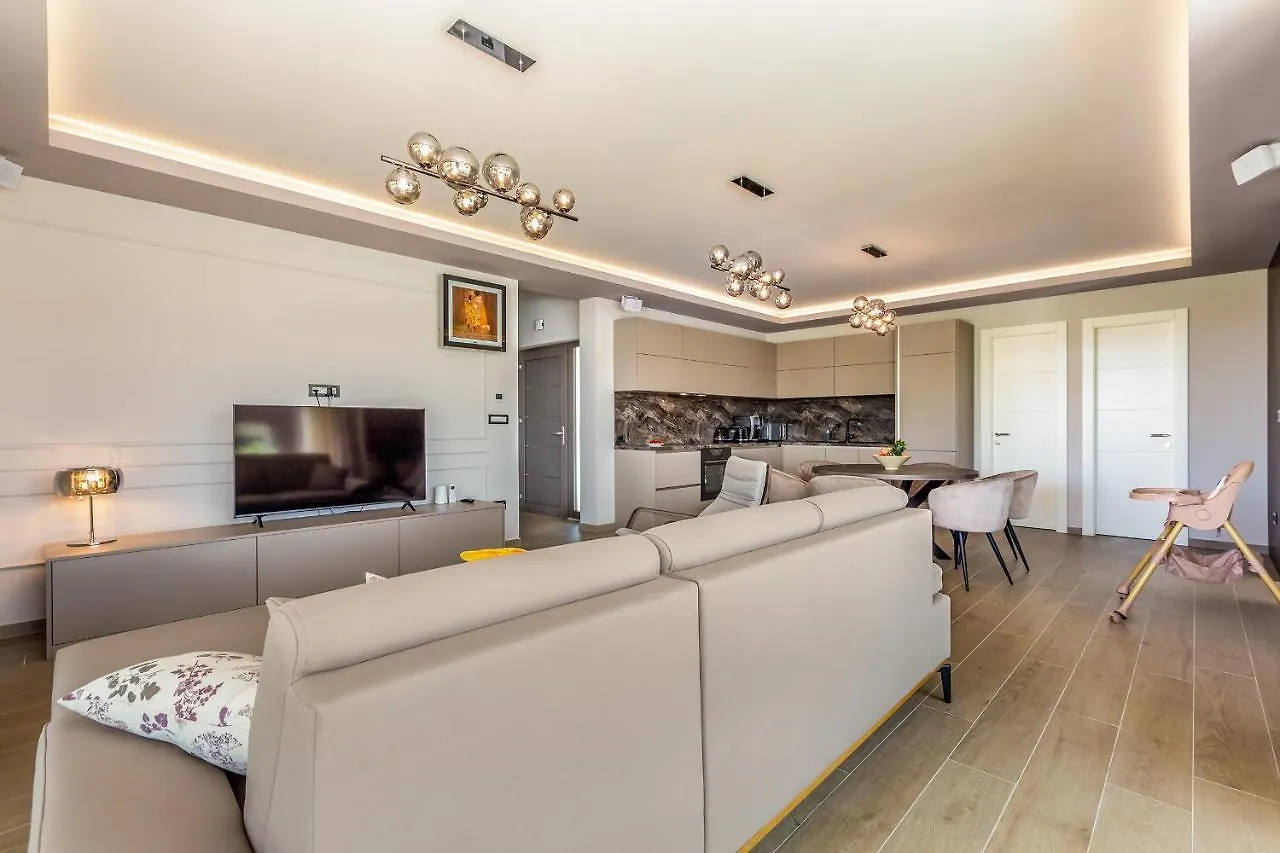 Villa Vista With Private Pool And Sauna Linardici