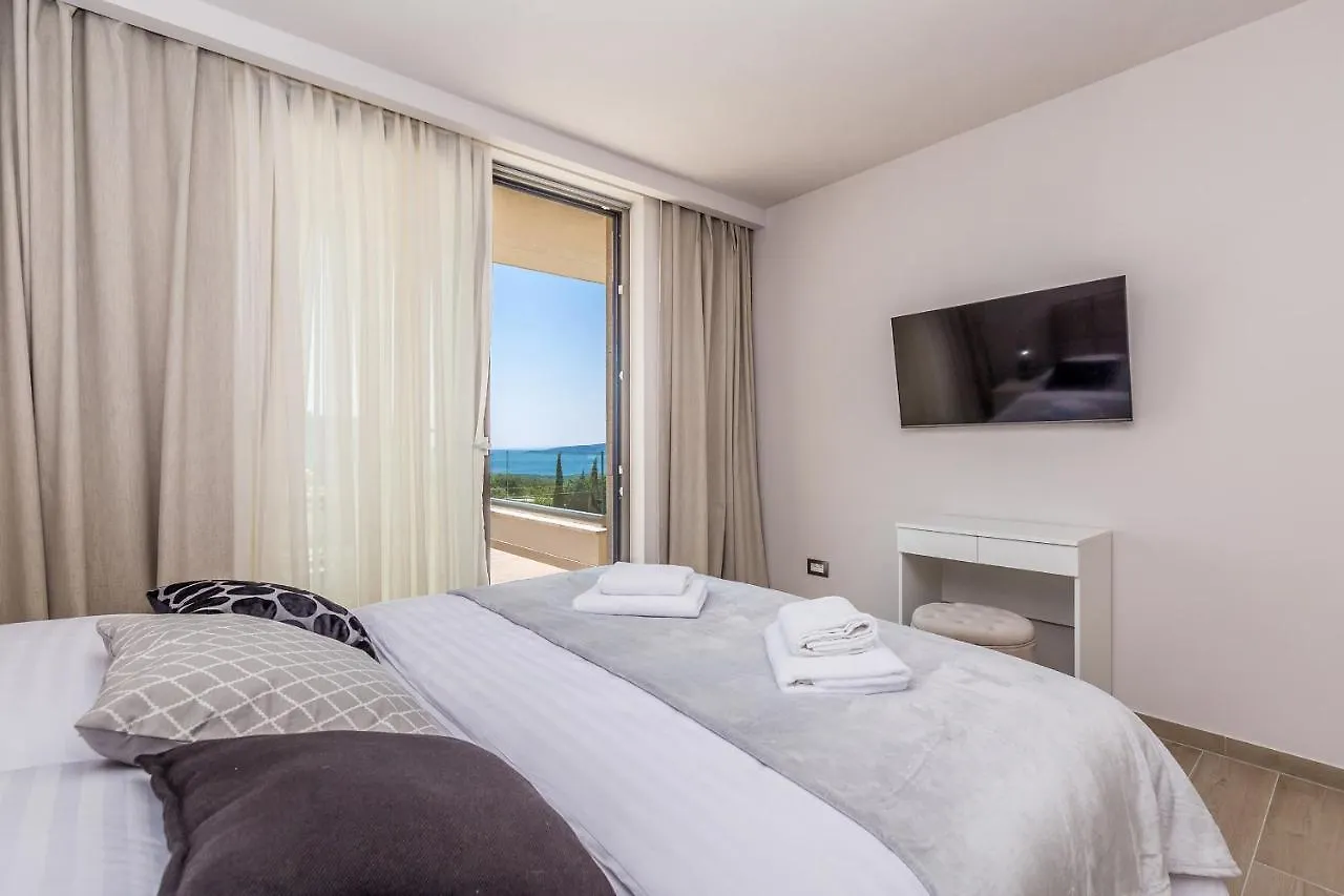 Villa Vista With Private Pool And Sauna Linardici